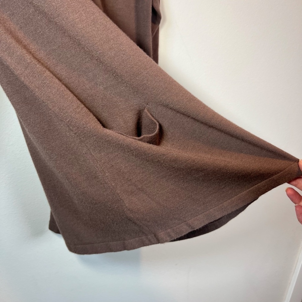 Lulu-B Tunic Sweater Shirt Brown Front Pockets Lightweight Neutral NEW Sz Medium - Picture 10 of 14